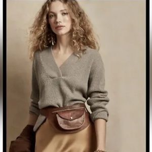 NWOT BANANA REPUBLIC ITALIAN WOOL AND CASHMERE V NECK TUNIC SWEATER MEDIUM TAUPE